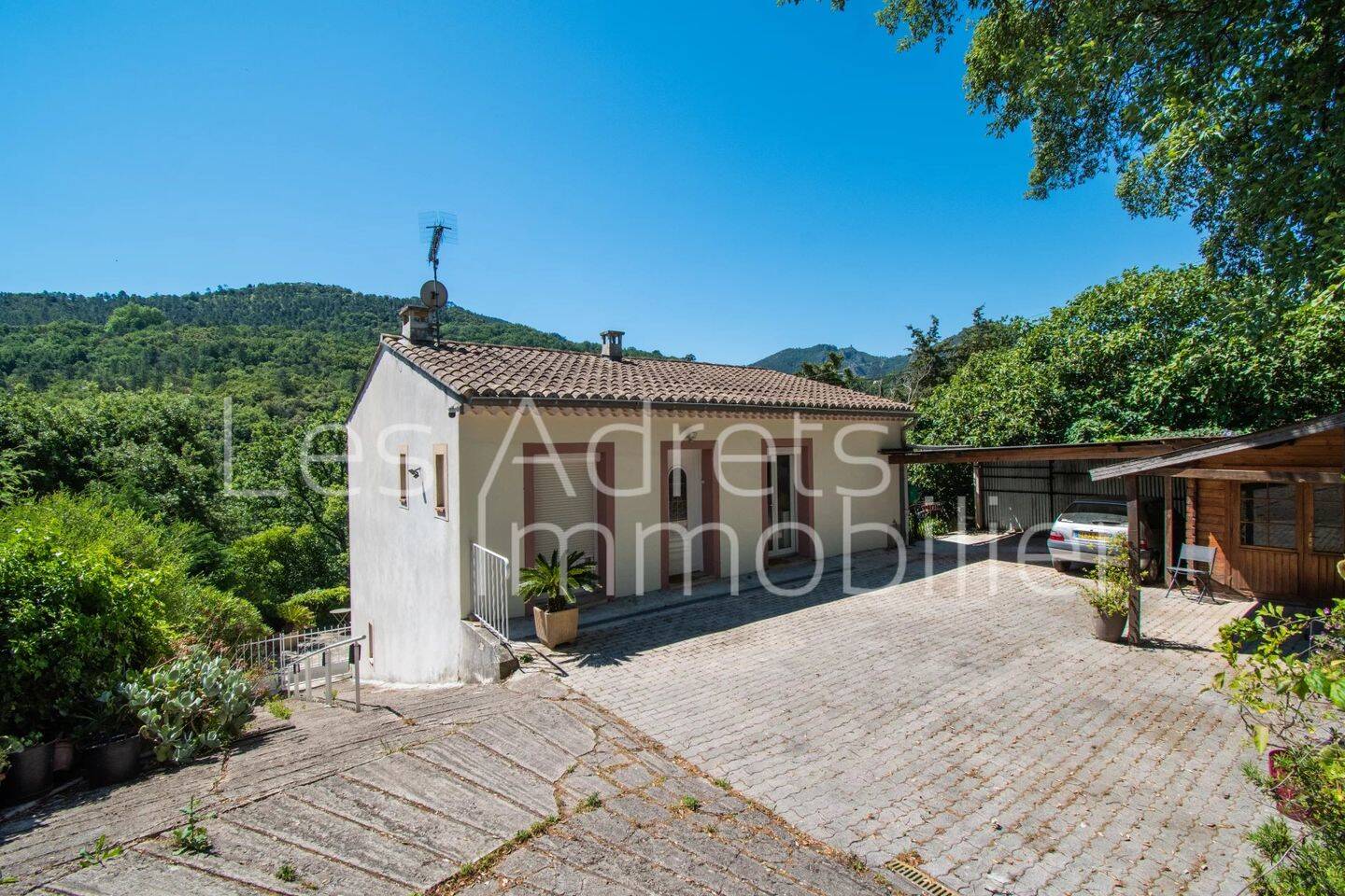 Maison 6 pièces 142 m² · à Les Adrets-de-l'Estérel · 142 m² · 450 000 €