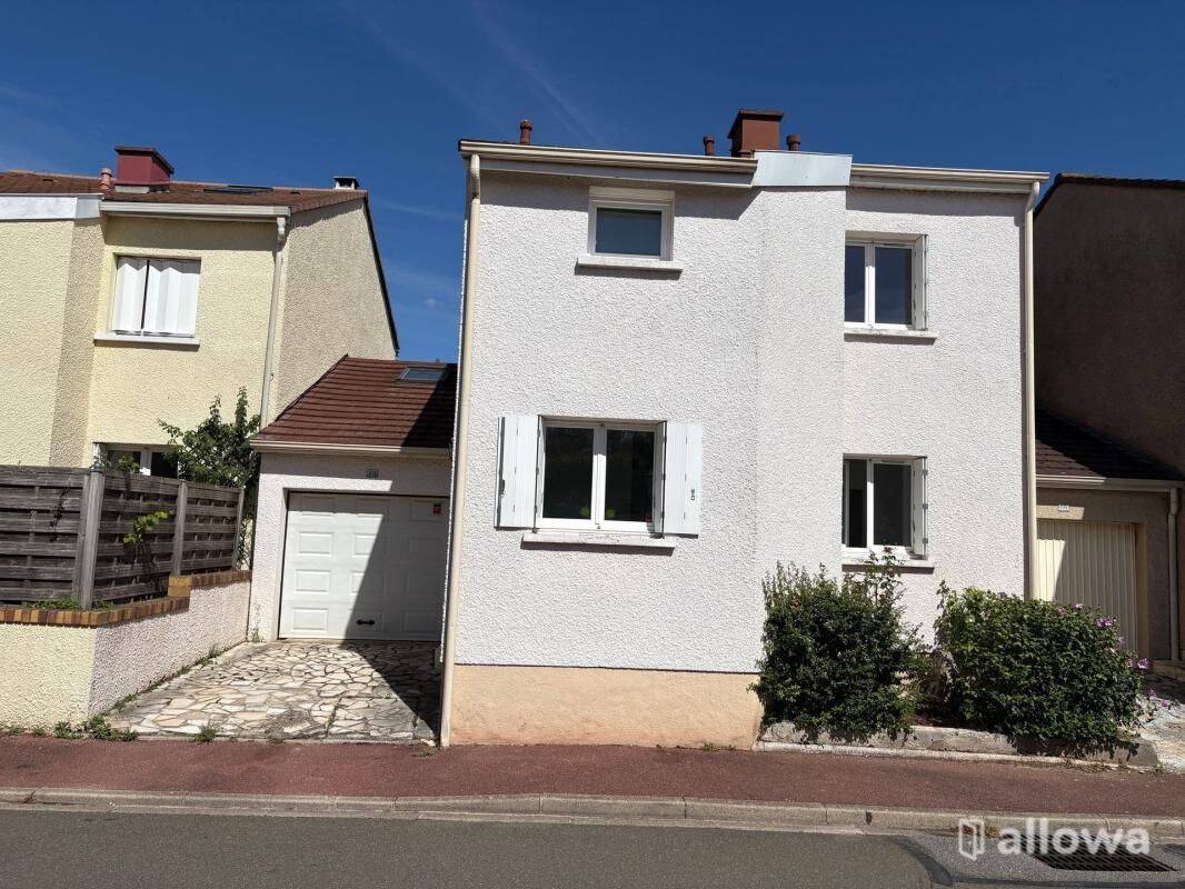 Maison 4 pièces 99 m² · à Montigny-le-Bretonneux · 99 m² · 1 961 €/mois