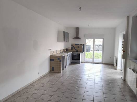 Maison à louer 735 € 3 pièces 2 chambres 75 m² 105 m² de terrain Nord Douchy-les-Mines 59282