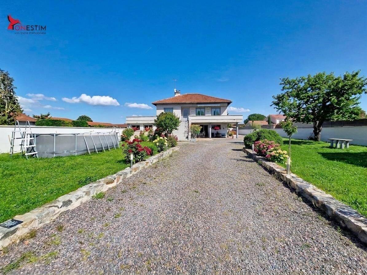 Maison 6 pièces 135 m² · à L'Hôpital-le-Grand · 135 m² · 329 000 €