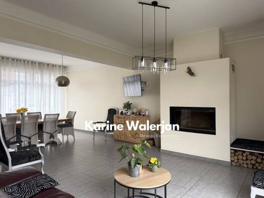 Maison à vendre 299 000 € 10 pièces 6 chambres 217 m² 261 m² de terrain Centre Ville Courrières 62710