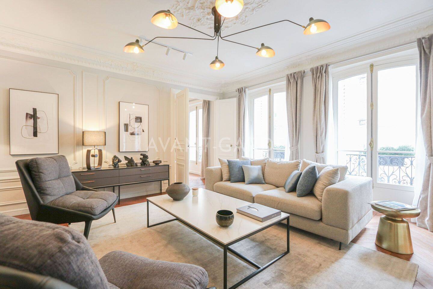 Appartement 5 pièces 117 m² · à Paris 9ème Arrondissement · 116,7 m² · 5 750 €