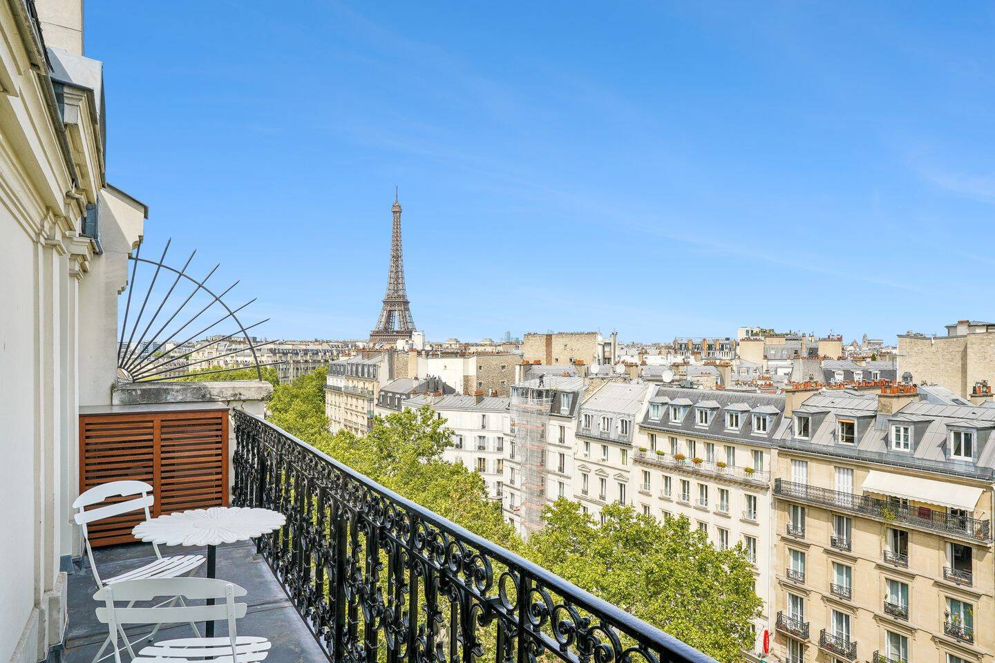 Appartement 4 pièces 80 m² · à Paris 7ème Arrondissement · 80 m² · 7 500 €/mois