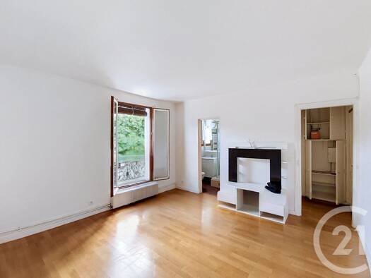 Appartement à vendre 159 500 € 2 pièces 1 chambre 33,5 m² 1er étage République-Gare-Porte de Paris Saint-Denis 93200