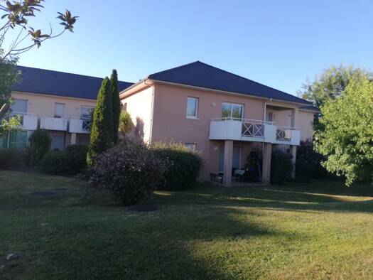 Appartement à louer 730 € 4 pièces 2 chambres 70 m² Étage 1/1 Mirepeix 64800