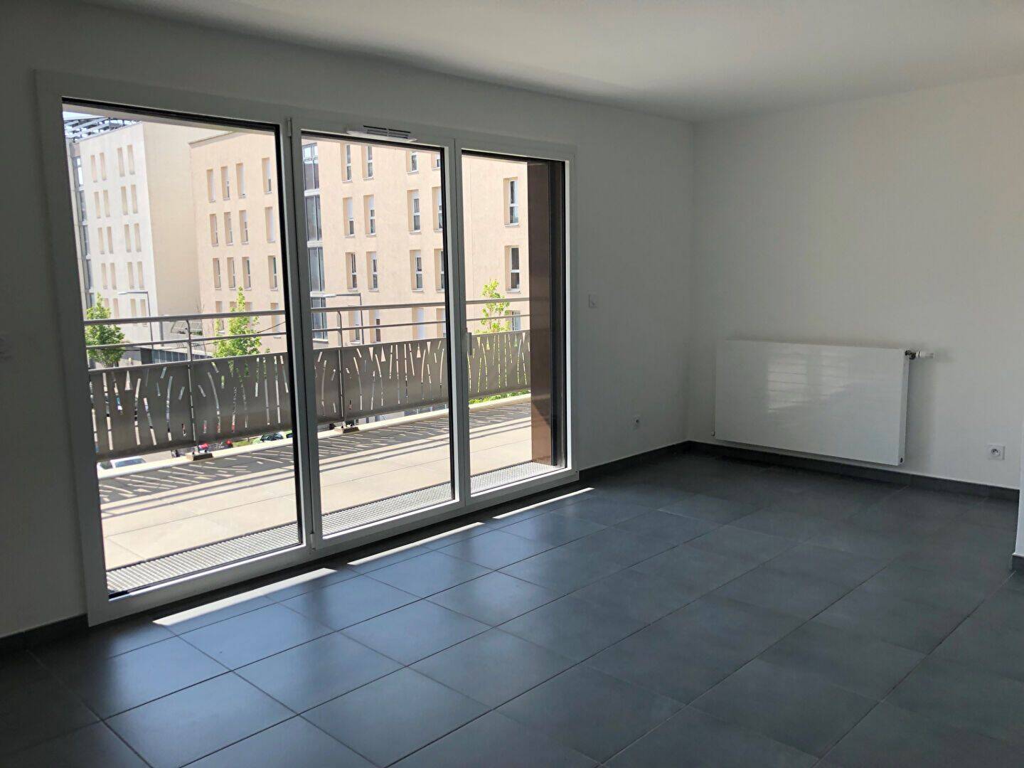 Appartement 3 pièces 76 m² · à Vénissieux · 75,6 m² · 1 094 €/mois
