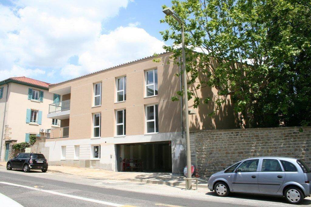 Appartement 4 pièces 81 m² · à Champagne-au-Mont-d'Or · 81 m² · 1 233 €