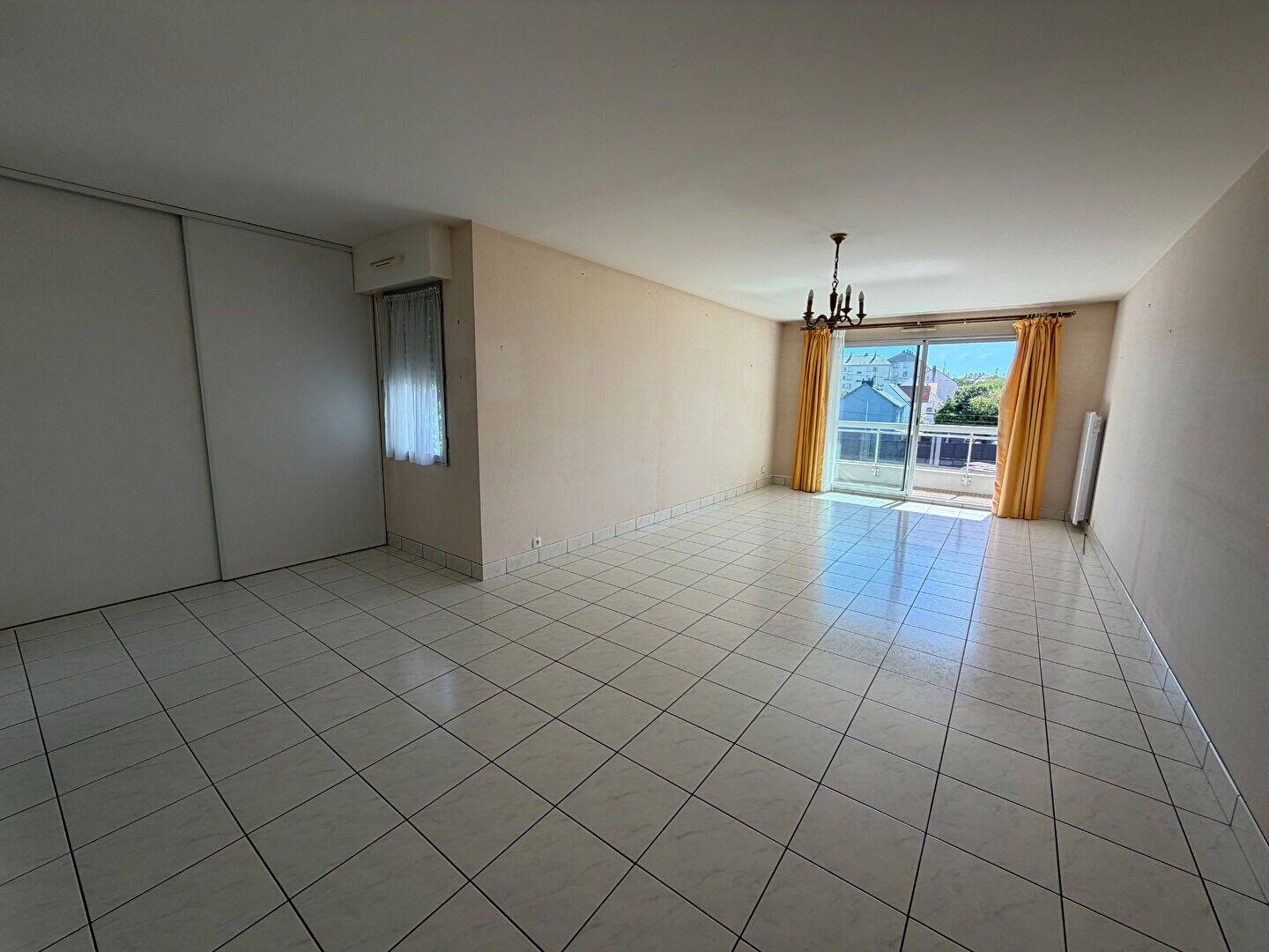 Appartement 3 pièces 83 m² · à Saint-Nazaire · 82,5 m² · 890 €/mois