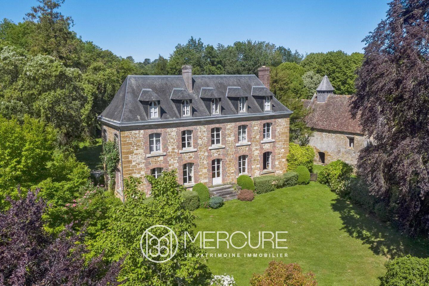 Maison 20 pièces 100 m² · à Vimoutiers · 100 m² · 1 200 000 €