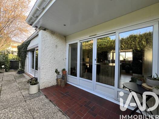 Maison de plain-pied à vendre 305 000 € 8 pièces 3 chambres 131 m² 556 m² de terrain Quartiers Est-Rhone Tournon-sur-Rhône 07300