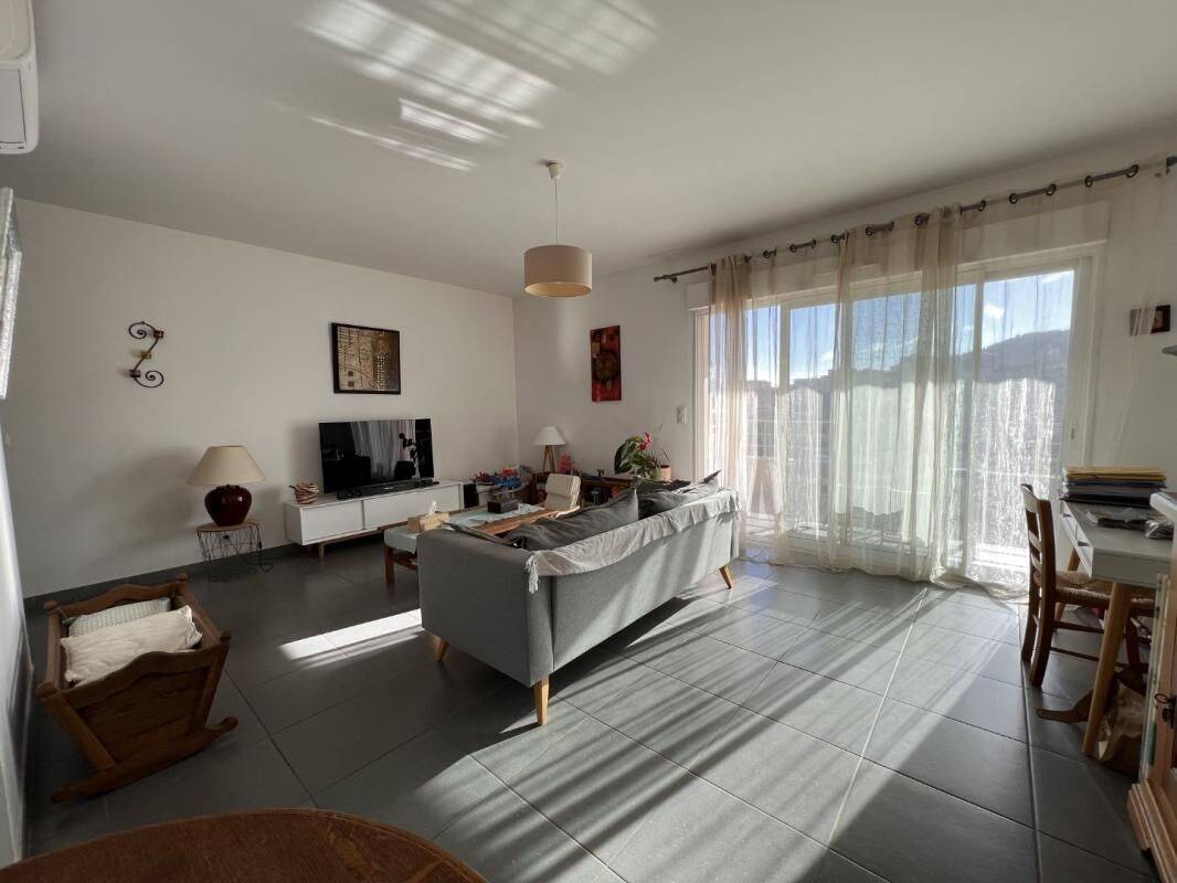 Appartement 3 pièces 68 m² · à Ajaccio · 68 m² · 1 048 €