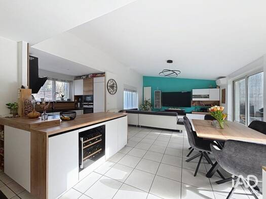 Maison de plain-pied à vendre 263 000 € 4 pièces 3 chambres 103 m² 242 m² de terrain Saint Jean des Vignes Chalon-sur-Saône 71100