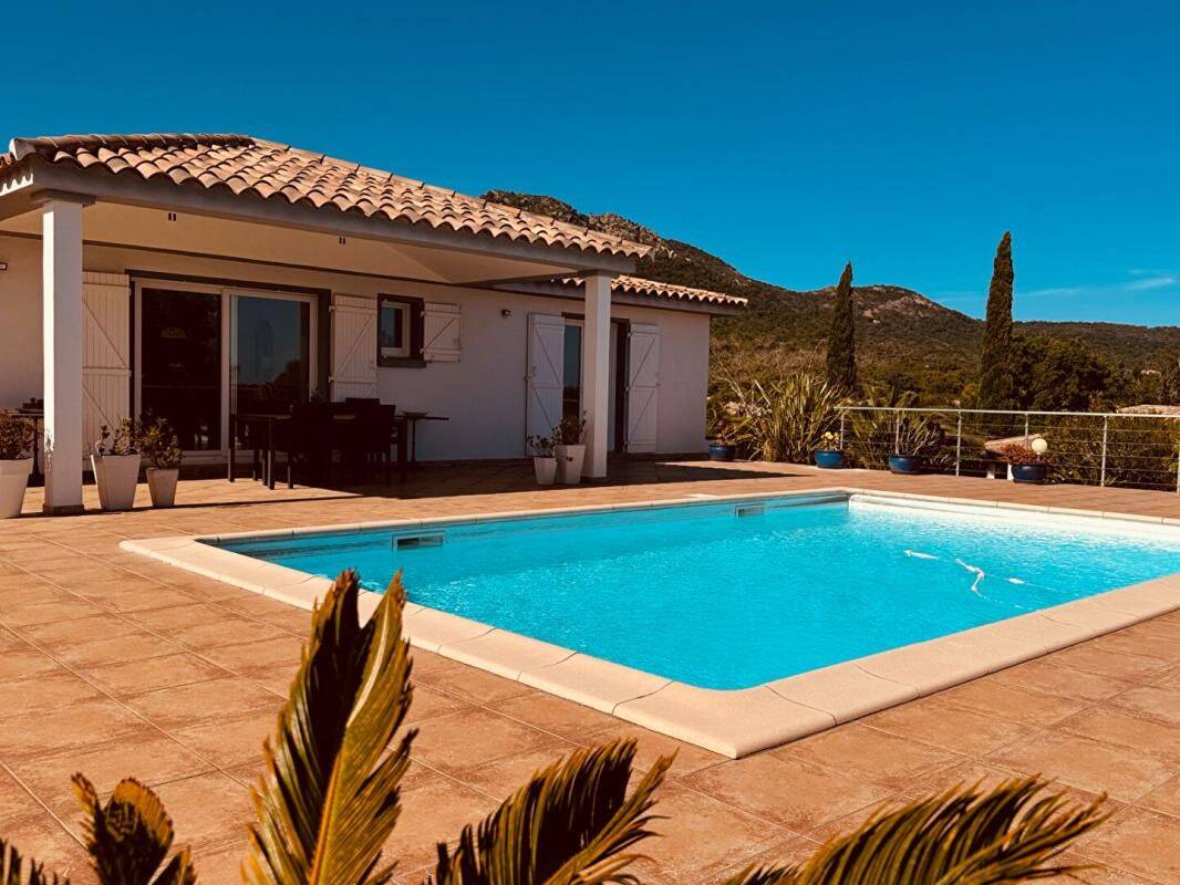 Maison 6 pièces 270 m² · à Zonza · 270 m² · 1 099 000 €