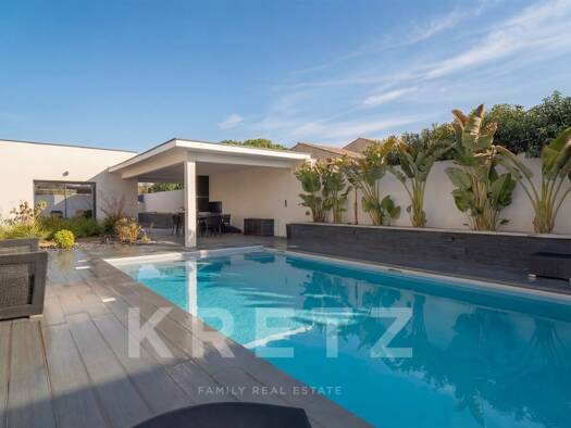 Maison à vendre 890 000 € 8 pièces 4 chambres 247 m² 730 m² de terrain Convention Narbonne 11100