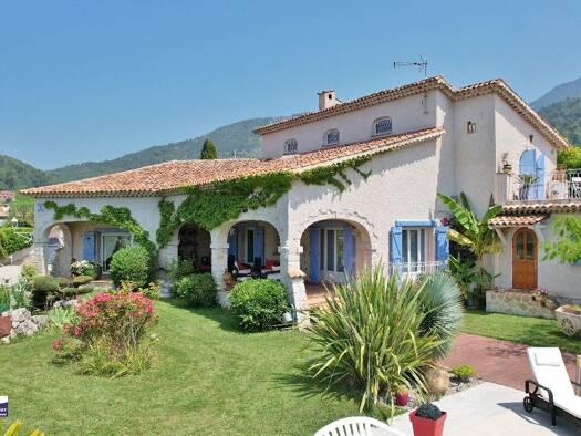 Villa à vendre 1 470 000 € 10 pièces 7 chambres 299,7 m² 2 951 m² de terrain Levens 06670