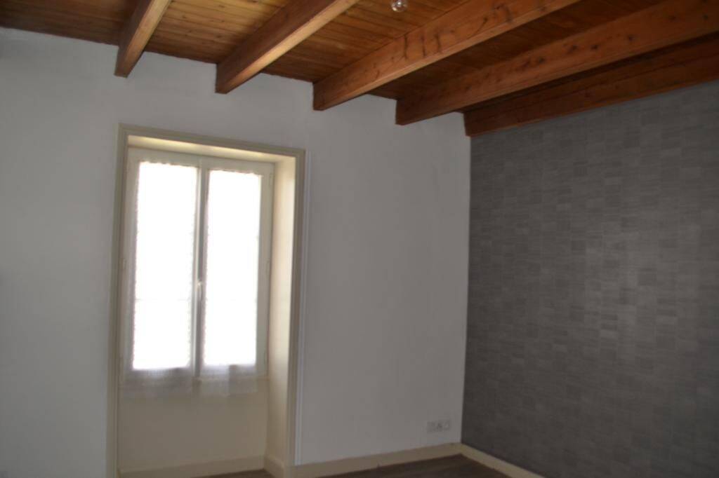 Appartement 3 pièces 65 m² · à Le Champ-Saint-Père · 65 m² · 475 €