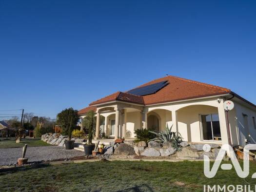 Maison de plain-pied à vendre 450 000 € 5 pièces 4 chambres 275 m² 2 539 m² de terrain Ger 64530