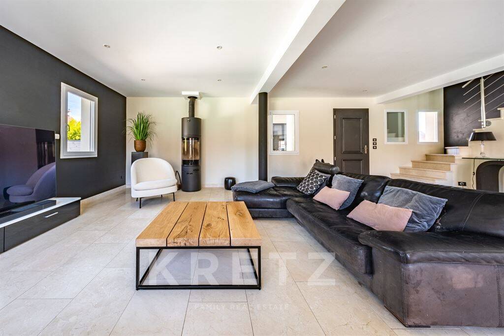RARE SUR SECTEUR PRISE - CONTEMPORAINE FAMILIALE AVEC PISCINE - — 5
