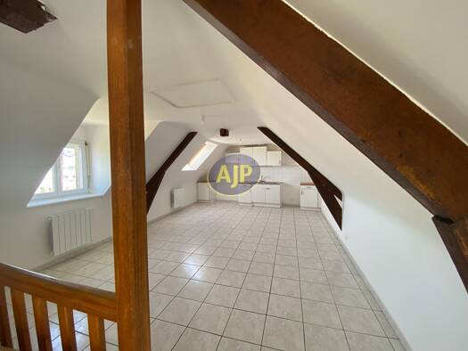 Appartement à louer 620 € 3 pièces 2 chambres 40 m² Étage 2/2 Chateau Gaillard Pontivy 56300