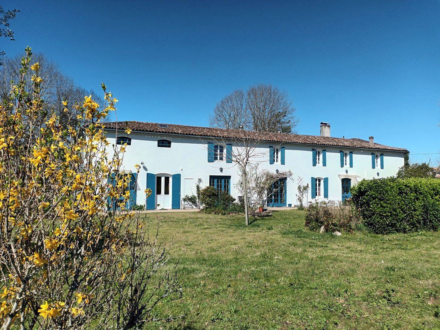 Maison 10 pièces 274 m² · à Sore · 274 m² · 320 000 €