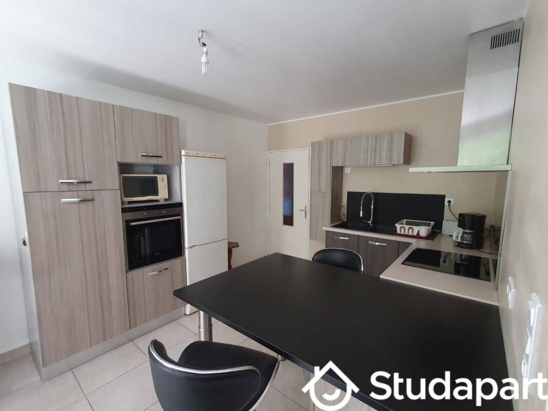 1 pièce 9 m² · à Bordeaux · 9 m² · 540 €