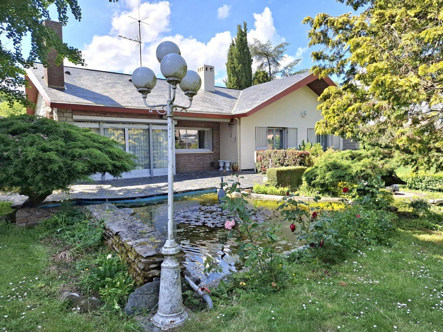 Maison 5 pièces 132 m² · à Beaumont-sur-Sarthe · 131,9 m² · 240 000 €