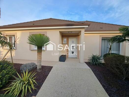 Maison de plain-pied à vendre 212 000 € 4 pièces 3 chambres 109 m² 803 m² de terrain Marcilly-le-Hayer 10290