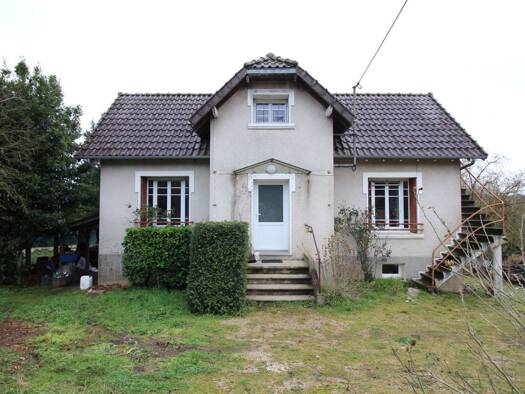 Maison à vendre 97 000 € 4 pièces 2 chambres 150,2 m² 1 461 m² de terrain Saillat-sur-Vienne 16150