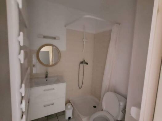 Appartement à louer - logement étudiant 320 € 1 pièce 19 m² RDC/1 La Chaume-Les Riaux Le Creusot 71200