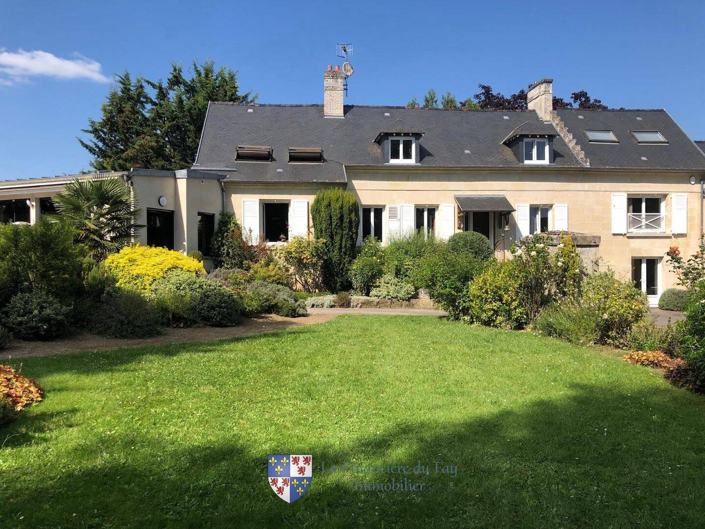 Maison 9 pièces 340 m² · à Ambleny · 340 m² · 750 000 €