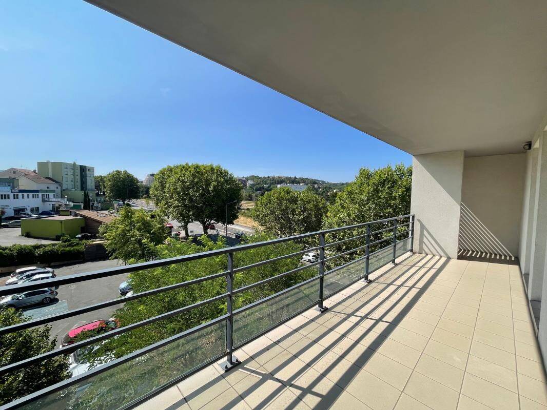 Appartement 2 pièces 44 m² · à Saint-Priest-en-Jarez · 43,5 m² · 690 €
