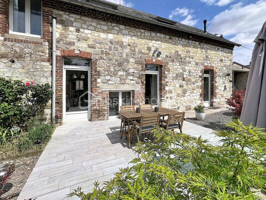 MAISON RENOVEE AVEC GRAND JARDIN
