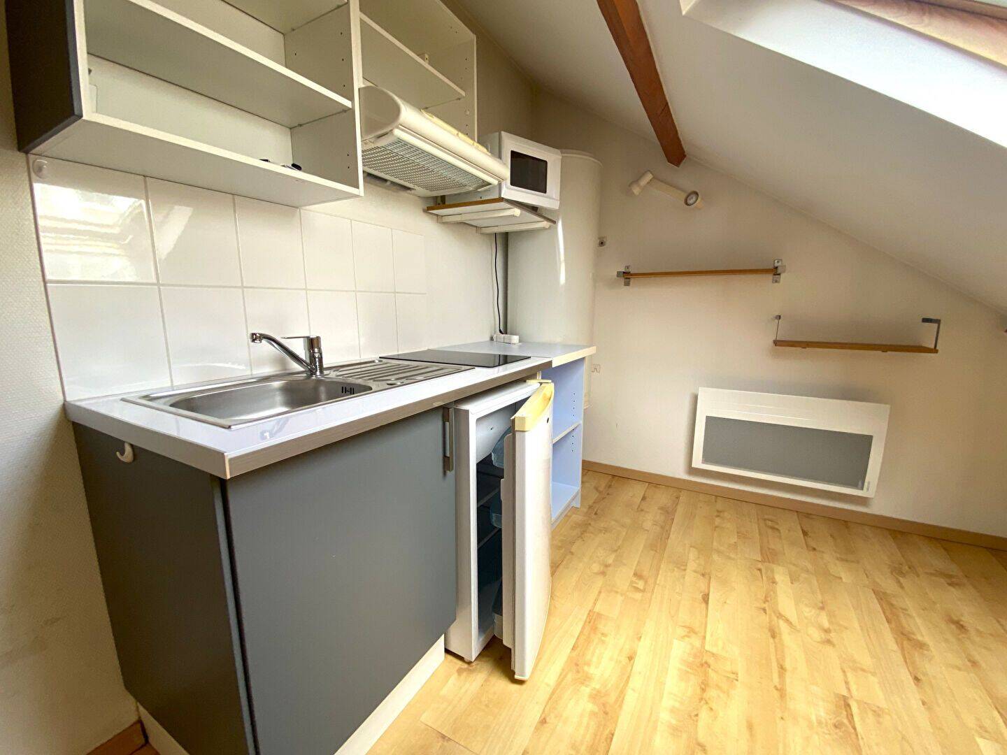 Nantes Chalâtres, Rond-Point de Paris - Appartement 1 pièce 15. — 6