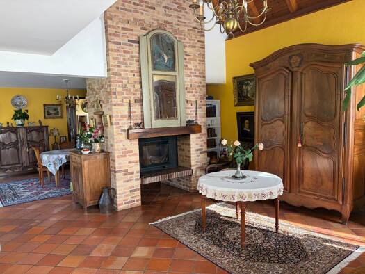 Maison à vendre 395 000 € 7 pièces 4 chambres 223 m² 1 928 m² de terrain Sud Gournay-en-Bray 76220