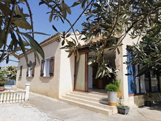 Villa à vendre 476 500 € 8 pièces 6 chambres 142 m² 980 m² de terrain Saint-Geniès-de-Comolas 30150