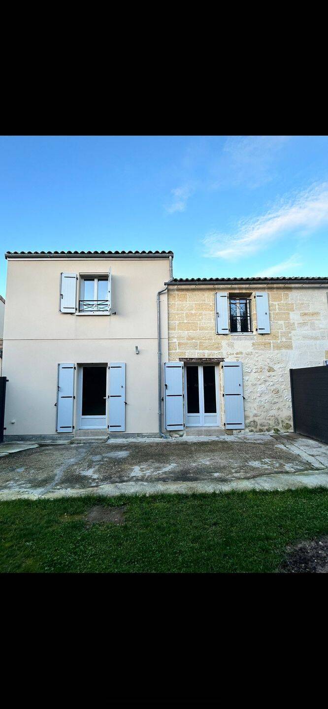 Maison 3 pièces 74 m² · à La Lande-de-Fronsac · 74 m² · 881 €