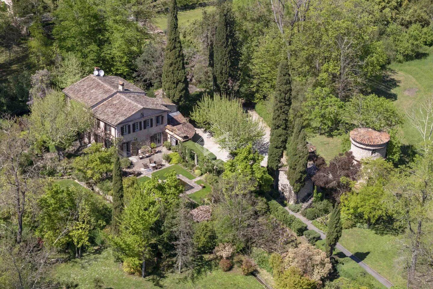 Maison 12 pièces 545 m² · à Mougins · 545 m² · 5 950 000 €