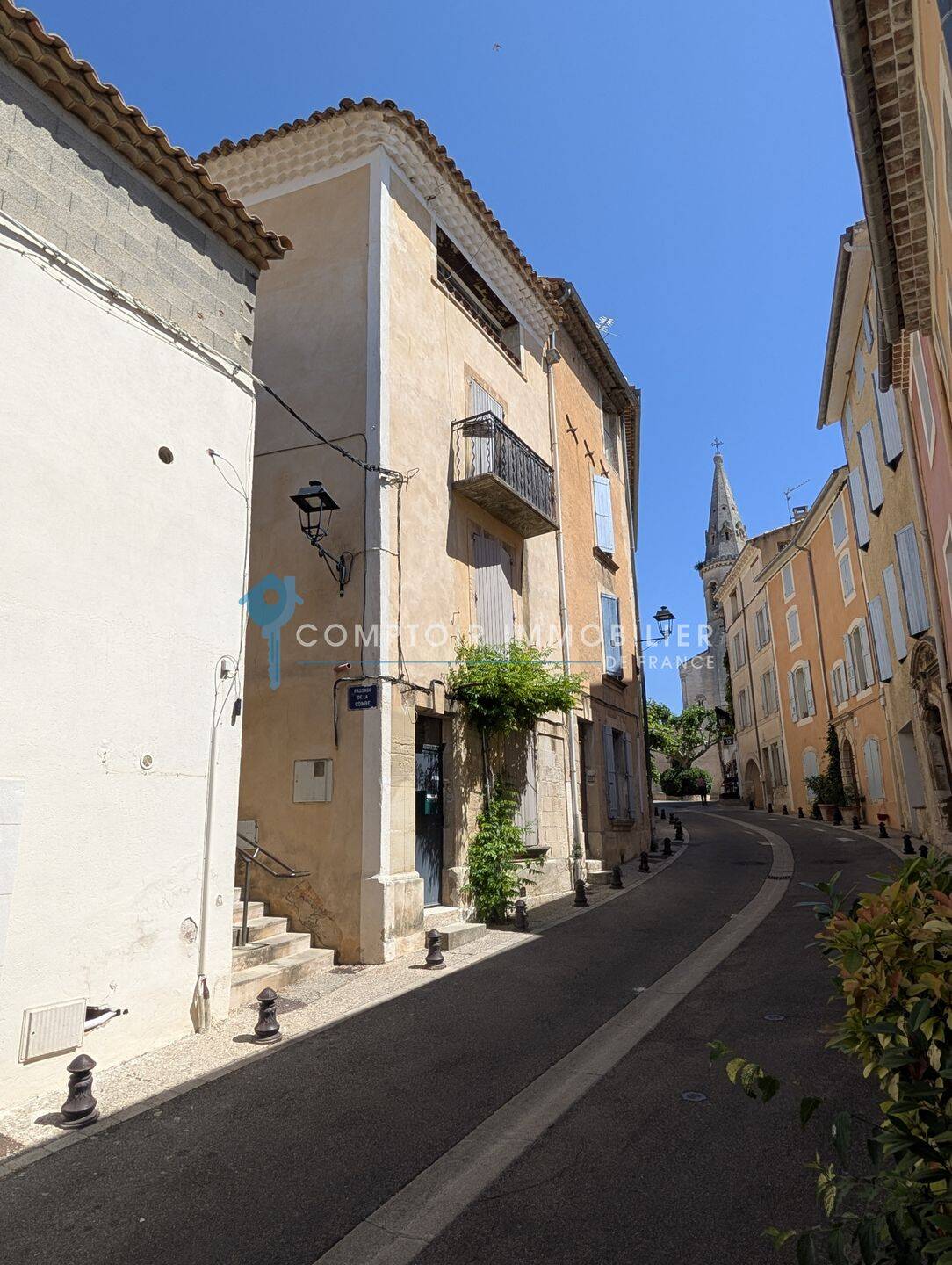 Maison 7 pièces 170 m² · à Saint-Saturnin-lès-Apt · 170 m² · 250 000 €