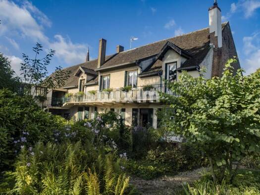 Maison à vendre 385 000 € 12 pièces 5 chambres 330 m² 3 275 m² de terrain Chalon-sur-Saône 71100