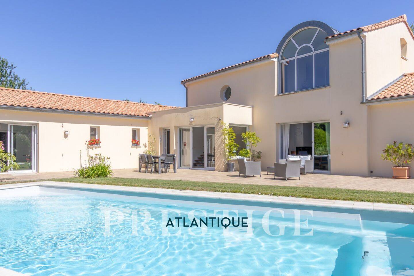 Maison 7 pièces 300 m² · à Pornic · 300 m² · 995 000 €