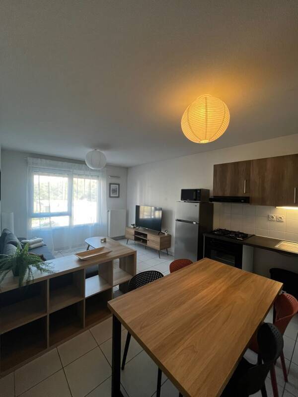 Appartement 2 pièces 38 m² · à Vénissieux · 38,1 m² · 799 €/mois