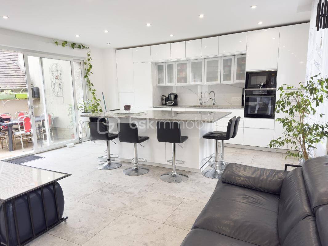 Maison 9 pièces 160 m² · à Nemours · 160 m² · 359 000 €