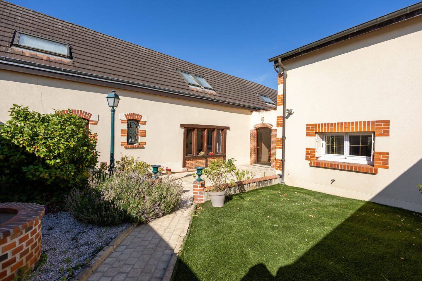 Maison 7 pièces 228 m² · à Orléans · 228 m² · 381 000 €