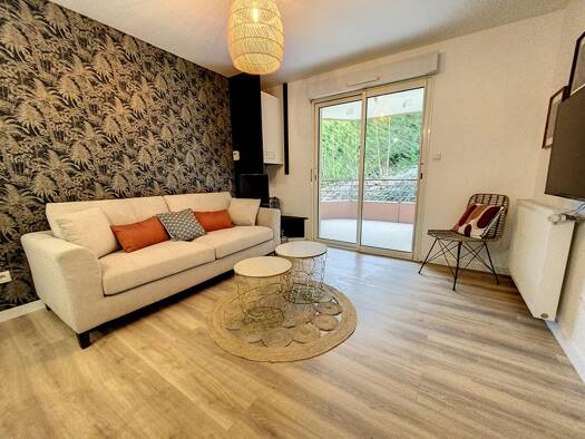 Appartement à louer 755 € 2 pièces 1 chambre 40 m² Étage 1/4 Montbernier Bourgoin-Jallieu 38300