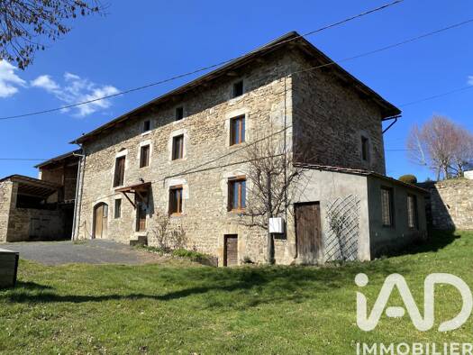 Maison à vendre 110 000 € 4 pièces 2 chambres 93 m² 1 800 m² de terrain Saint-Bonnet-le-Chastel 63630