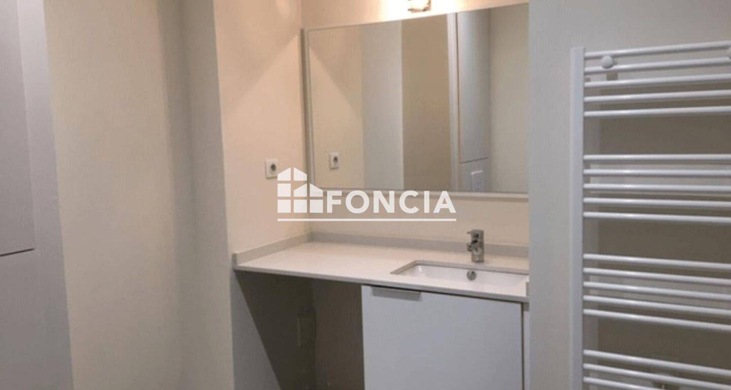 Appartement 1 pièce 28 m² · à Sète · 27,6 m² · 265 €/mois
