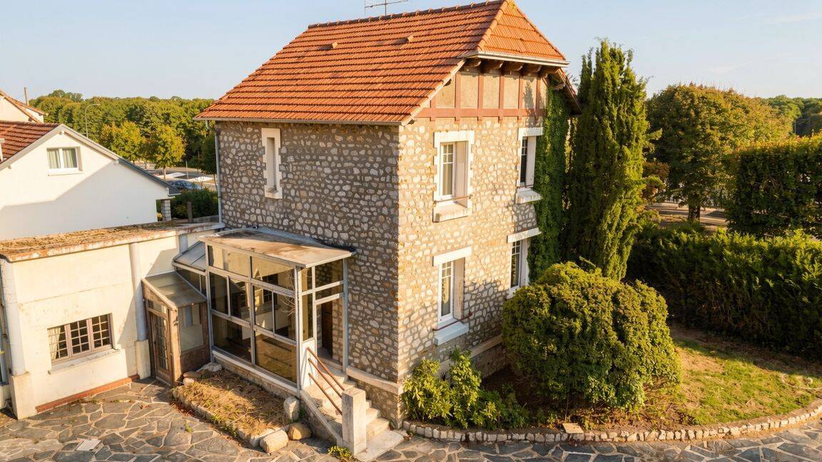 Maison 4 pièces 96 m² · à Lèves · 96 m² · 153 700 €
