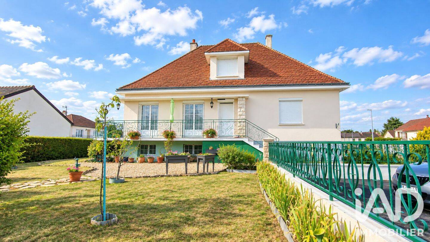 Maison 6 pièces 121 m² · à Buxeuil · 121 m² · 209 000 €