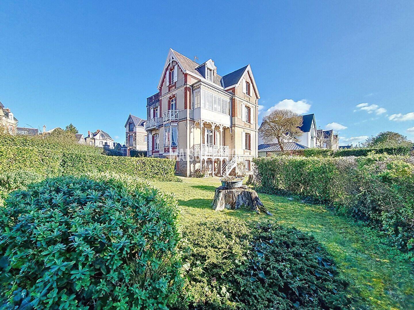 Maison 9 pièces 264 m² · à Saint-Lunaire · 264 m² · 1 990 000 €