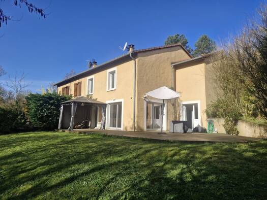 Maison à vendre 540 000 € 4 pièces 3 chambres 118 m² 709 m² de terrain Est Dardilly 69570